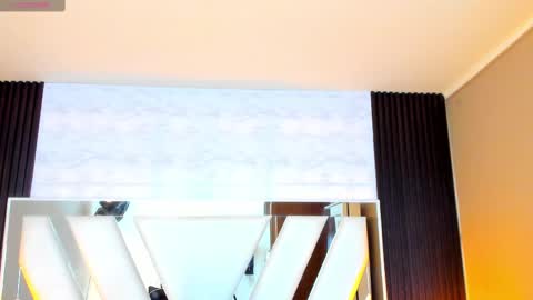 Snapshot of linda4petite chatting on 09/27/25, 06:13  Linda  online show from 09/27/25, 06:13