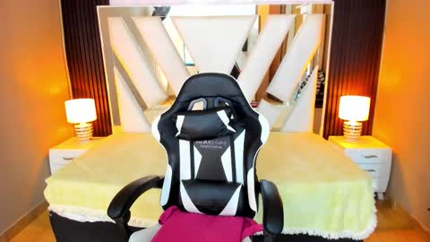  Linda  online show from 12/03/25, 06:28