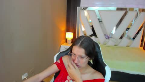  Linda  online show from 04/15/26, 06:37
