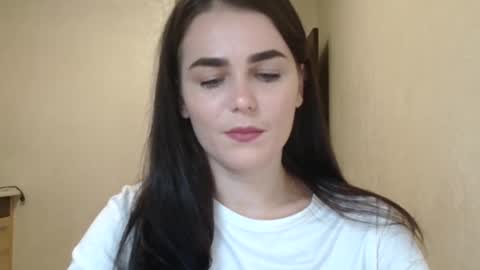 Snapshot of linda_aa chatting on 11/28/25, 08:00 Linda online show from 11/28/25, 08:00