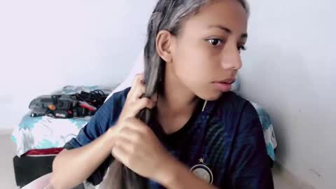 Snapshot of linda_brown_1 chatting on 04/22/26, 12:18 linda brown online show from 04/22/26, 12:18