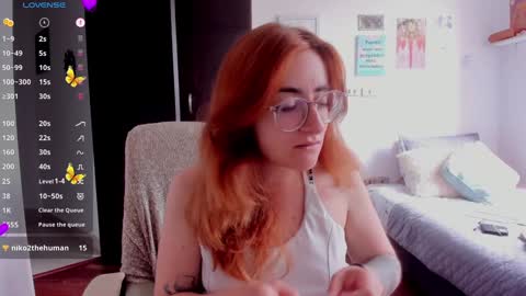Giggles  online show from 12/02/24, 02:30