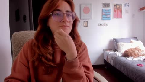 Giggles  online show from 12/10/24, 07:43