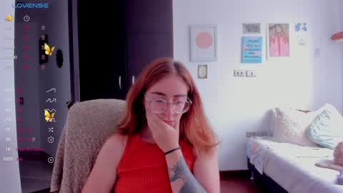 Giggles  online show from 01/09/25, 05:22