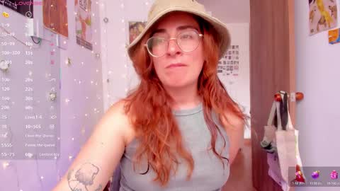 Snapshot of linda_giggle chatting on 09/22/25, 02:52 Giggles online show from 09/22/25, 02:52
