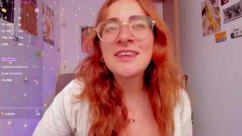 Snapshot of linda_giggle chatting on 09/30/25, 02:55 Giggles online show from 09/30/25, 02:55
