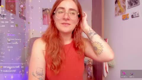Snapshot of linda_giggle chatting on 10/09/25, 02:37 Giggles online show from 10/09/25, 02:37