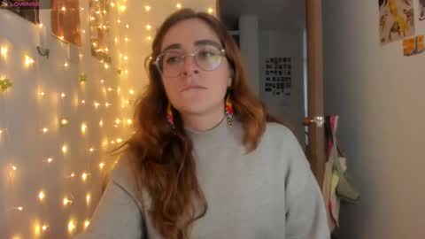 Snapshot of linda_giggle chatting on 10/11/25, 12:21 Giggles online show from 10/11/25, 12:21