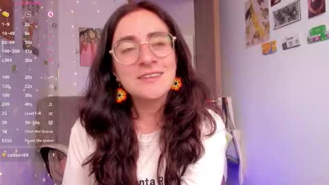 Snapshot of linda_giggle chatting on 10/17/25, 03:36 Giggles online show from 10/17/25, 03:36
