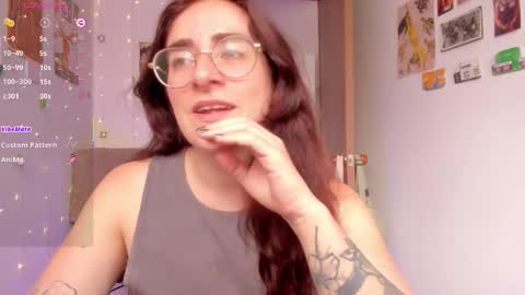 Giggles  online show from 11/11/25, 03:01