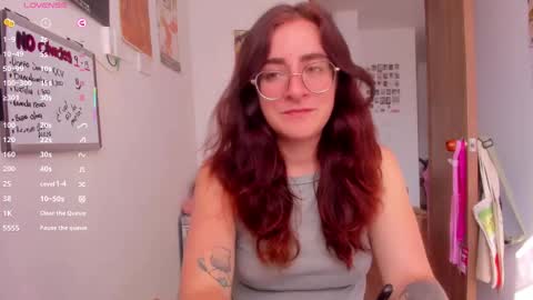 Giggles  online show from 02/11/26, 01:49