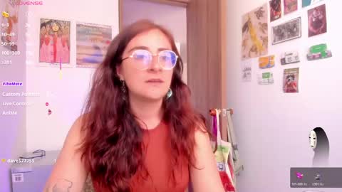 Giggles  online show from 06/01/26, 07:26