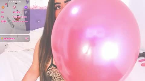 Linda  online show from 10/10/25, 01:10