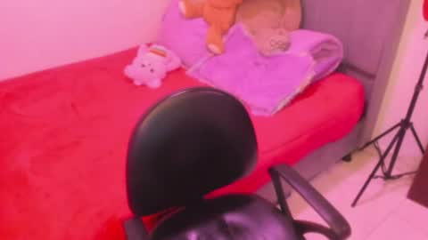Lindaa maria  online show from 07/04/26, 02:07