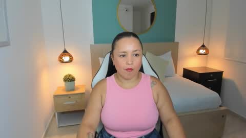 L I N D A online show from 01/11/25, 06:54