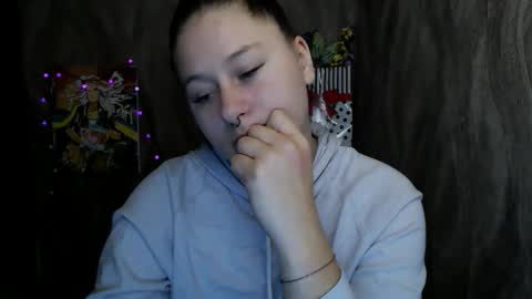 Linda online show from 11/11/25, 04:18