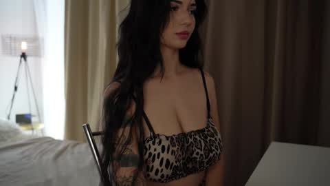 Snapshot of linda_warners chatting on 10/06/25, 10:45 Call me Linda online show from 10/06/25, 10:45