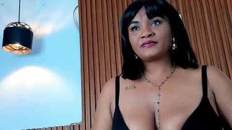 linda_yepez online show from 09/15/25, 11:38