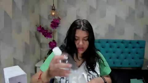    online show from 10/24/25, 03:19