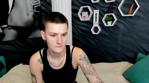 lindabryantt online show from 02/08/25, 03:19