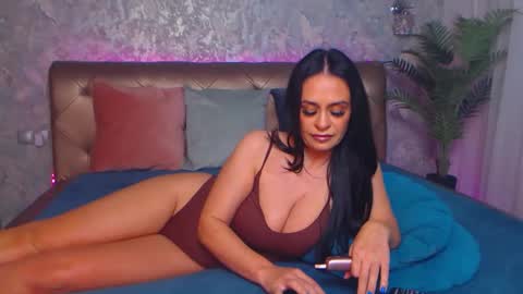 Linda online show from 09/30/25, 02:05