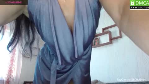 LindaErnestine online show from 09/19/25, 06:59