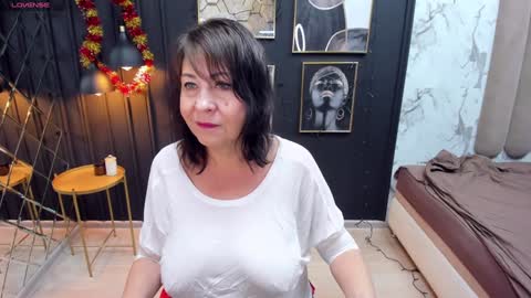 Linda online show from 12/28/24, 05:33