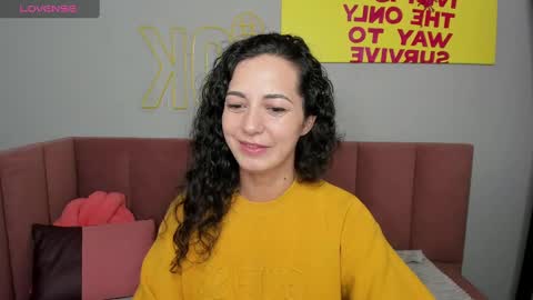 Snapshot of lindainsatiable chatting on 03/06/25, 01:37 Linda online show from 03/06/25, 01:37