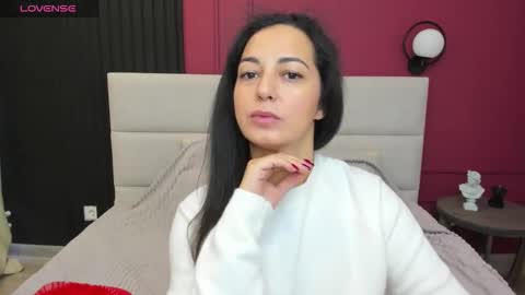 Snapshot of lindainsatiable chatting on 10/02/25, 01:45 Linda online show from 10/02/25, 01:45