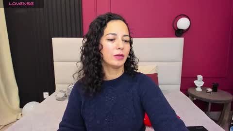 Snapshot of lindainsatiable chatting on 10/05/25, 01:37 Linda online show from 10/05/25, 01:37