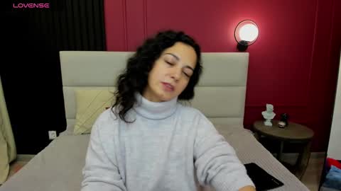 Snapshot of lindainsatiable chatting on 10/10/25, 01:26 Linda online show from 10/10/25, 01:26