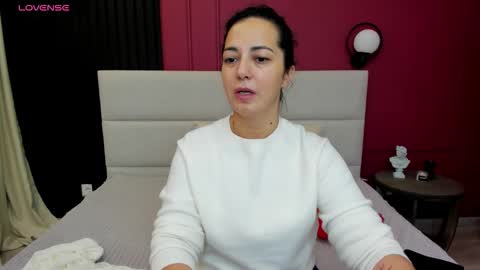 Snapshot of lindainsatiable chatting on 10/11/25, 01:16 Linda online show from 10/11/25, 01:16