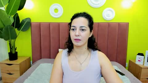 Linda online show from 02/05/26, 01:43