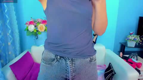 Snapshot of lindaliiii chatting on 05/07/26, 02:39 Linda online show from 05/07/26, 02:39