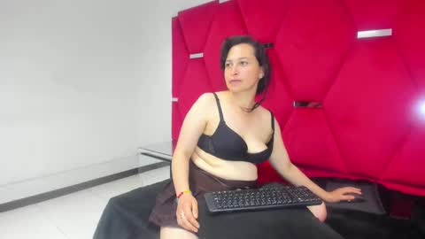 Snapshot of lindasex_x chatting on 12/06/24, 02:02 lindasex_x online show from 12/06/24, 02:02