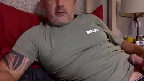 Snapshot of lindin89 chatting on 11/17/25, 06:19 lindin89 online show from 11/17/25, 06:19