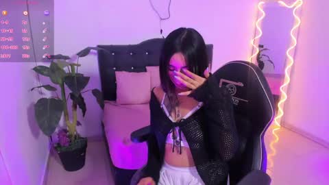 Snapshot of lindsay_tay chatting on 04/18/26, 03:54 Linda online show from 04/18/26, 03:54