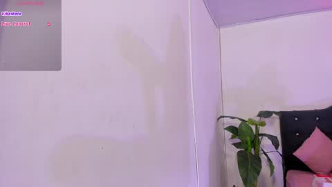 Snapshot of lindsay_tay chatting on 05/11/26, 03:34 Linda online show from 05/11/26, 03:34