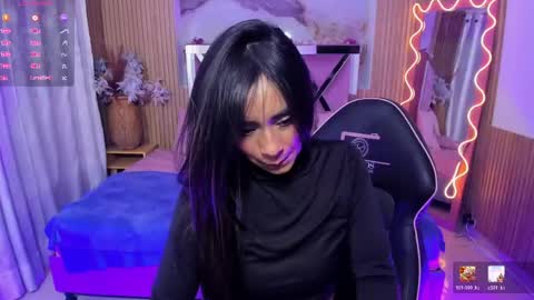 Snapshot of lindsay_tay chatting on 05/27/26, 03:36 Linda online show from 05/27/26, 03:36