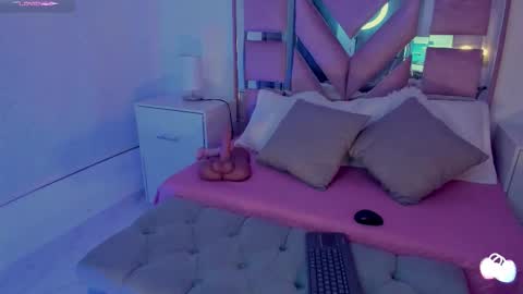 Lindsey Moss online show from 09/29/25, 12:16