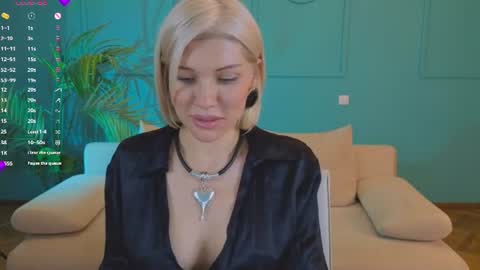 lindsi_luvviv online show from 06/15/26, 03:47
