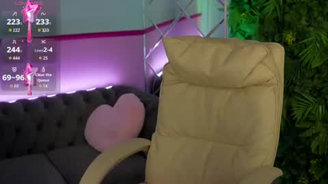 Lindsy online show from 07/11/26, 07:22