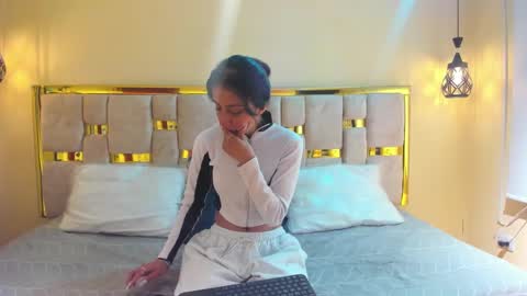 Snapshot of ling_ling24 chatting on 10/09/25, 03:04 ling ling24 online show from 10/09/25, 03:04