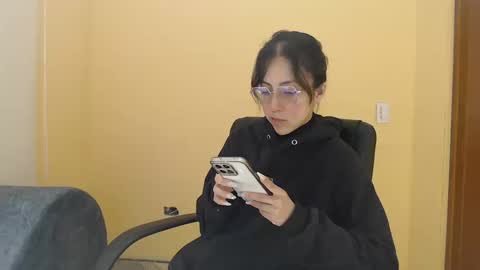 Snapshot of ling_ling24 chatting on 10/18/25, 03:09 ling ling24 online show from 10/18/25, 03:09