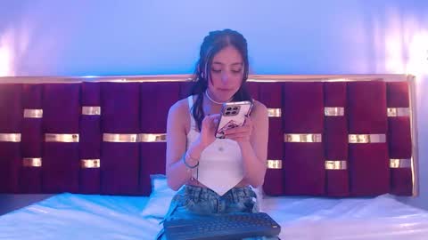 Snapshot of ling_ling24 chatting on 12/15/25, 03:44 ling ling24 online show from 12/15/25, 03:44