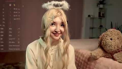 Snapshot of linhmew chatting on 06/12/26, 09:14 Linh - online show from 06/12/26, 09:14