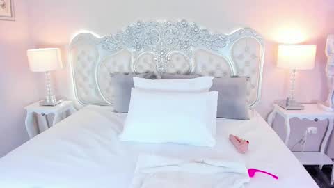 Linna online show from 03/08/25, 04:12