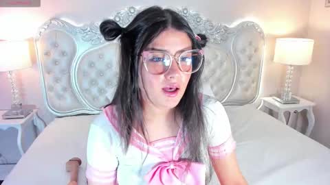 Linna online show from 09/18/25, 04:25