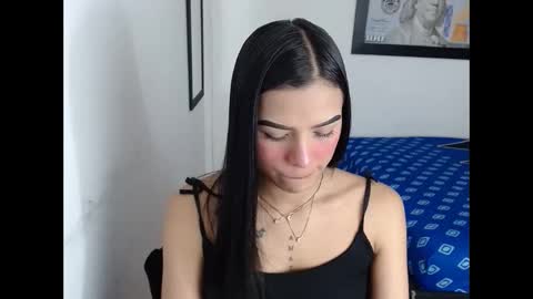Snapshot of linnaskinyy chatting on 10/20/25, 04:57 lina online show from 10/20/25, 04:57