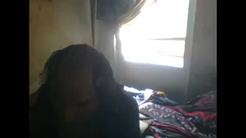 Snapshot of linseyyy chatting on 02/02/25, 06:53 belledelfyyy online show from 02/02/25, 06:53